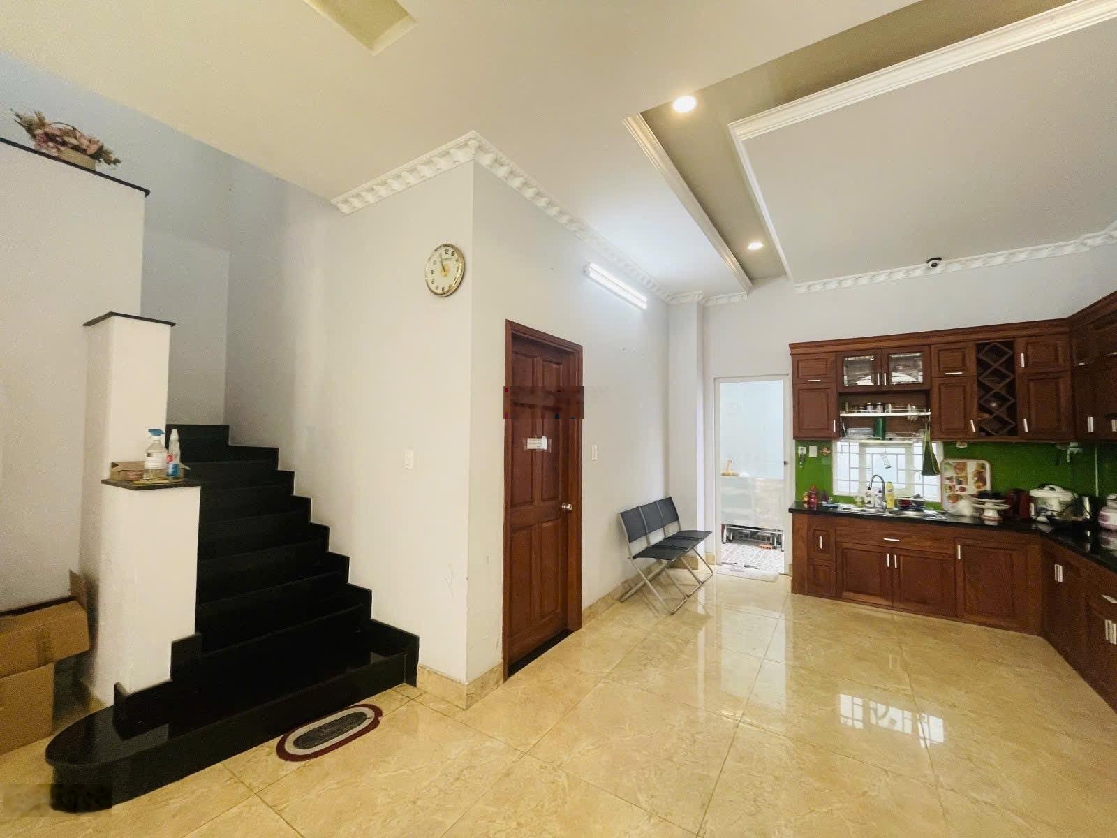 Cho thuê nhà khu biệt thự vạn xuân dt 7,5x16m 4 phòng ngủ 4wc sân ô tô Hà Huy Giáp