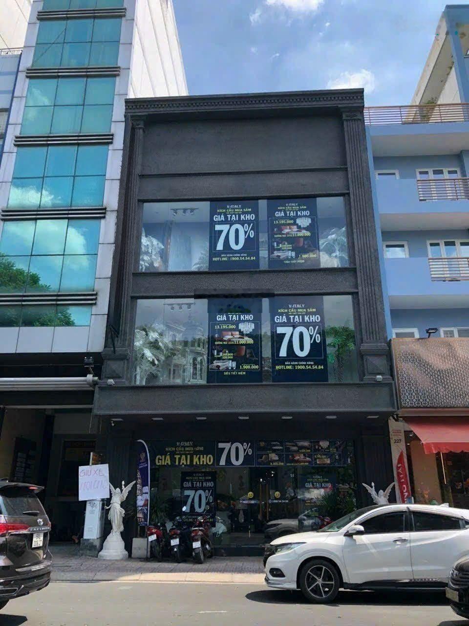 Cho thuê nhà nguyên căn mặt tiền 10m, đường Nguyễn Thị Thập quận 7, giá siêu rẻ. LH: 0903909165