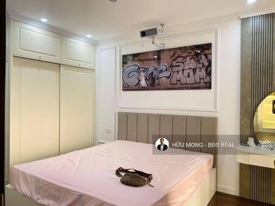 Chính chủ cần bán căn 2 ngủ 70m2 - Full nội thất mới - hàng hiếm tại view đẹp - Chỉ 4.9 tỷ