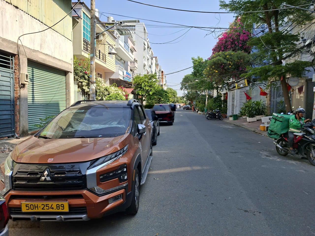 Nhà mặt tiền cư xá ngân hàng ngang 4m - hơn 11,. tỷ