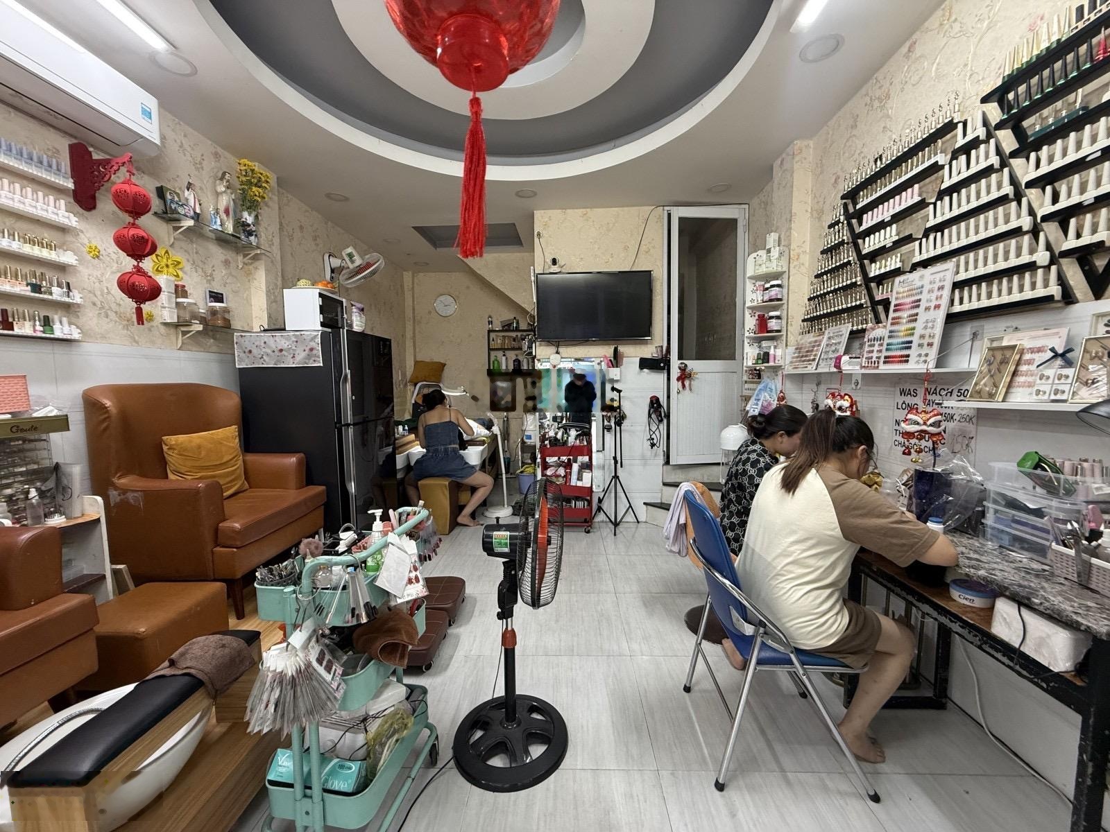 Mặt tiền kinh doanh tân phú khu họ lê 4x6 nở hậu 4 tầng btct đang cho thuê 15tr/