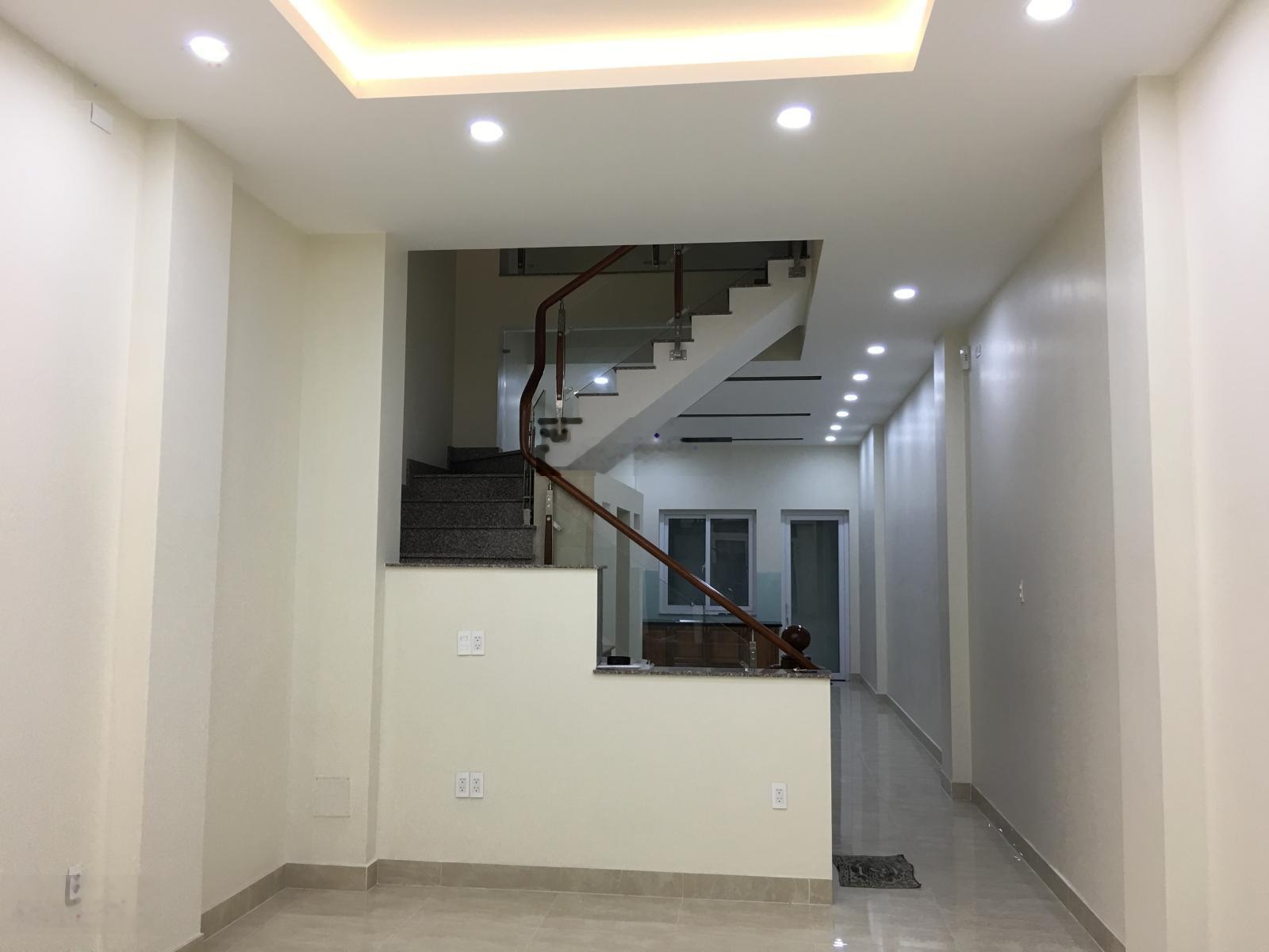Cho thuê nguyên nhà 55 Hoa Lan, làm văn phòng, shop kinh doanh, để ở. Tiếp khách trực tiếp thuê nhà