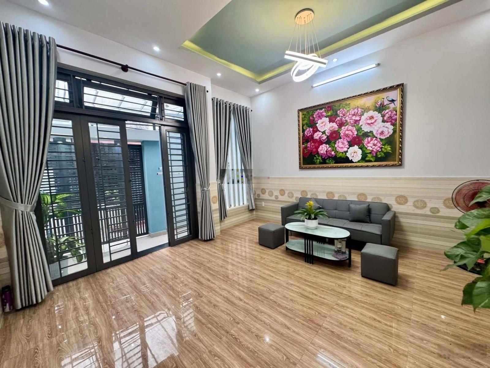 2,49 TỶ nhà 3 tầng ngay Trương Đình Hội, Q.8 - Hẻm xe hơi tránh nhau 5m - 3 tầng - Kinh Doanh tốt