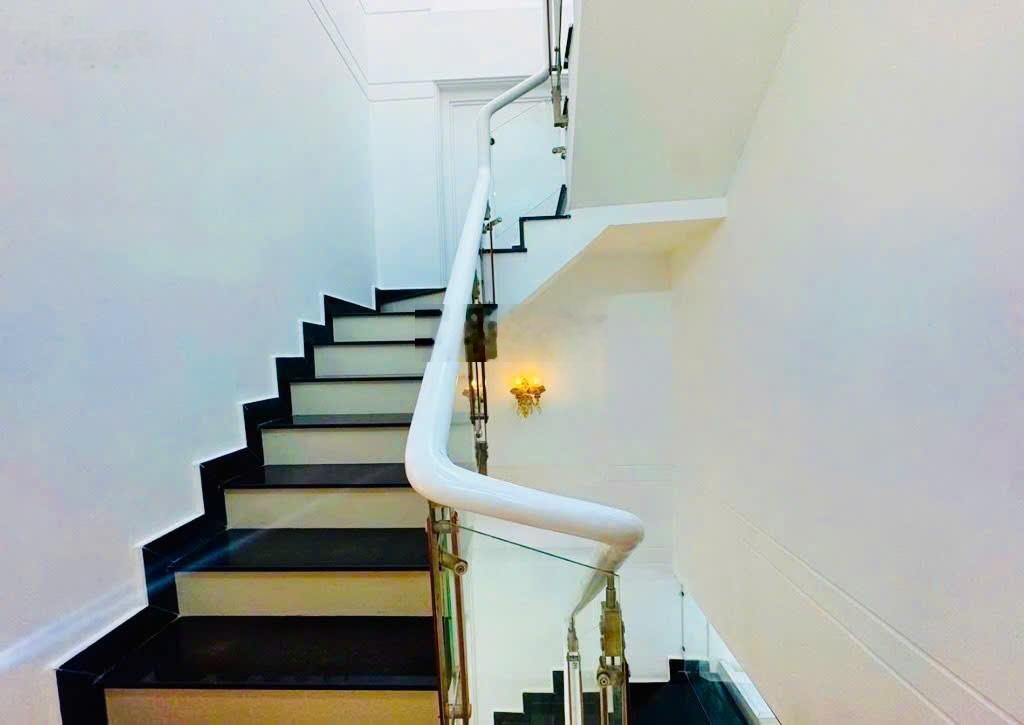 7.2 tỷ || nhà 3 tầng || 74m² - 4pn - hxh 6m - ngay dự án đường 15b nối dài, quận 7