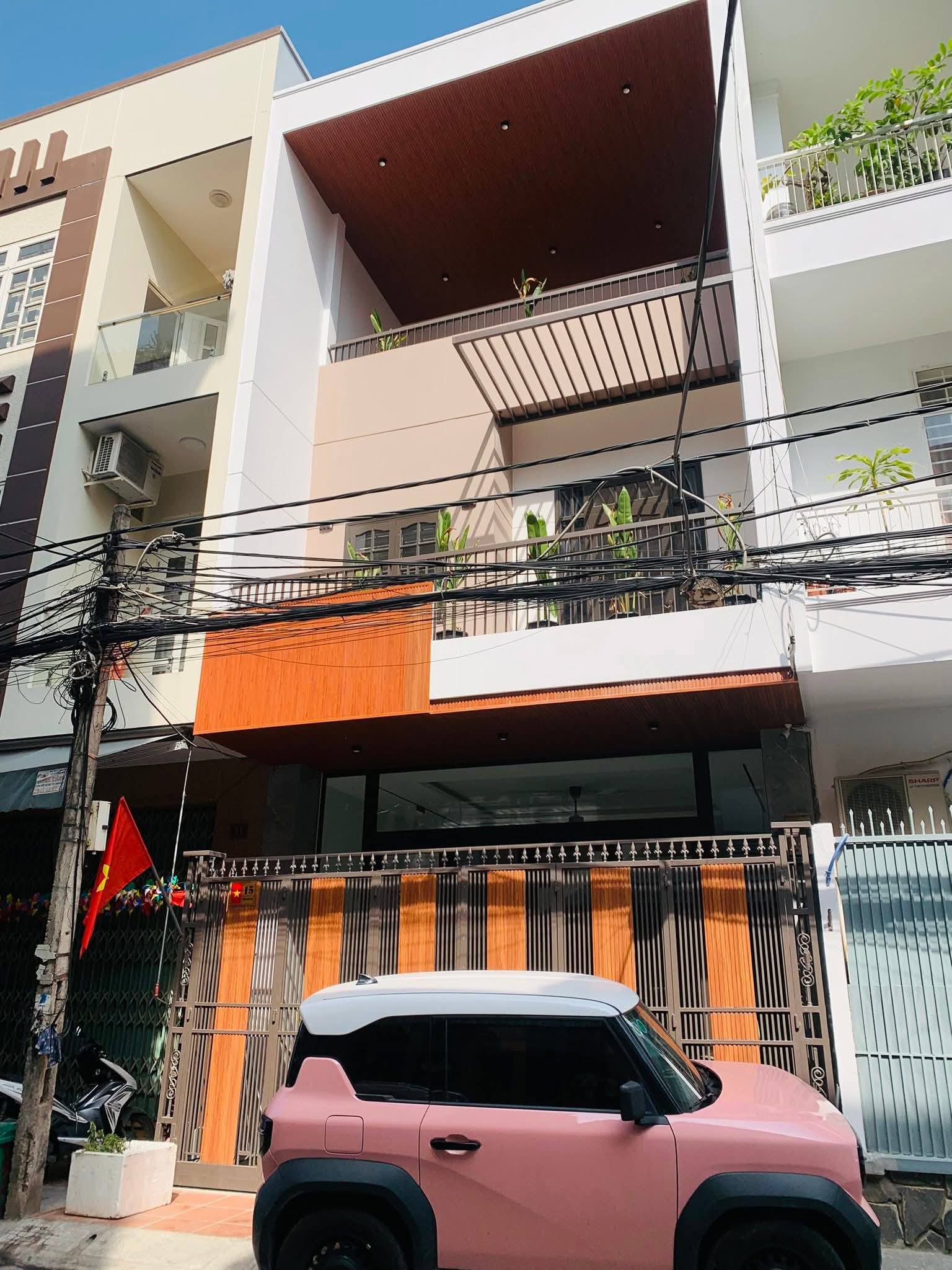 Bán nhà 3 tầng mặt tiền Tống Phước Phổ, ngay trung tâm Hoà Cường Bắc, Hải Châu, giá 11.2 tỷ