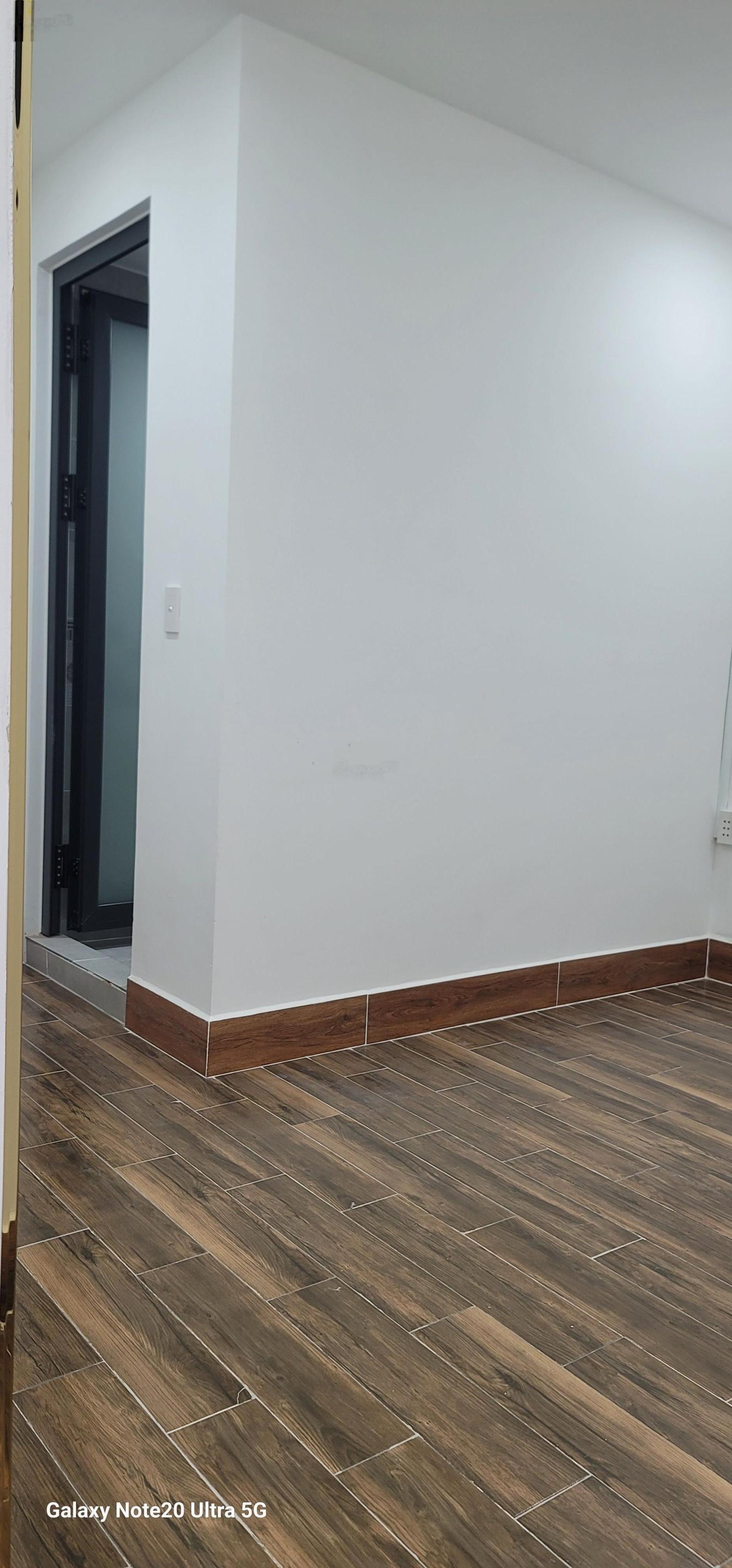 Âu Cơ, P. 14, Q. 11 MT hẻm 10m. Nhà mới 3 tầng, ngang 4.6m, chỉ 6,98 tỷ