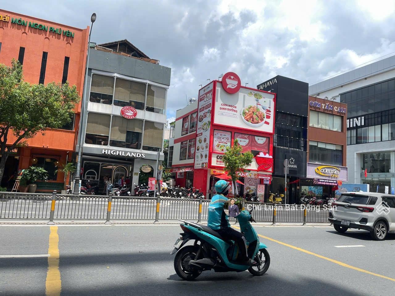Bán nhà PHÁT LỘC 86 Nguyễn Văn Trỗi. DT:98m2 (7x14m), HĐT: 143tr/tháng, Góc 2 mặt tiền. Giá 47 tỷ