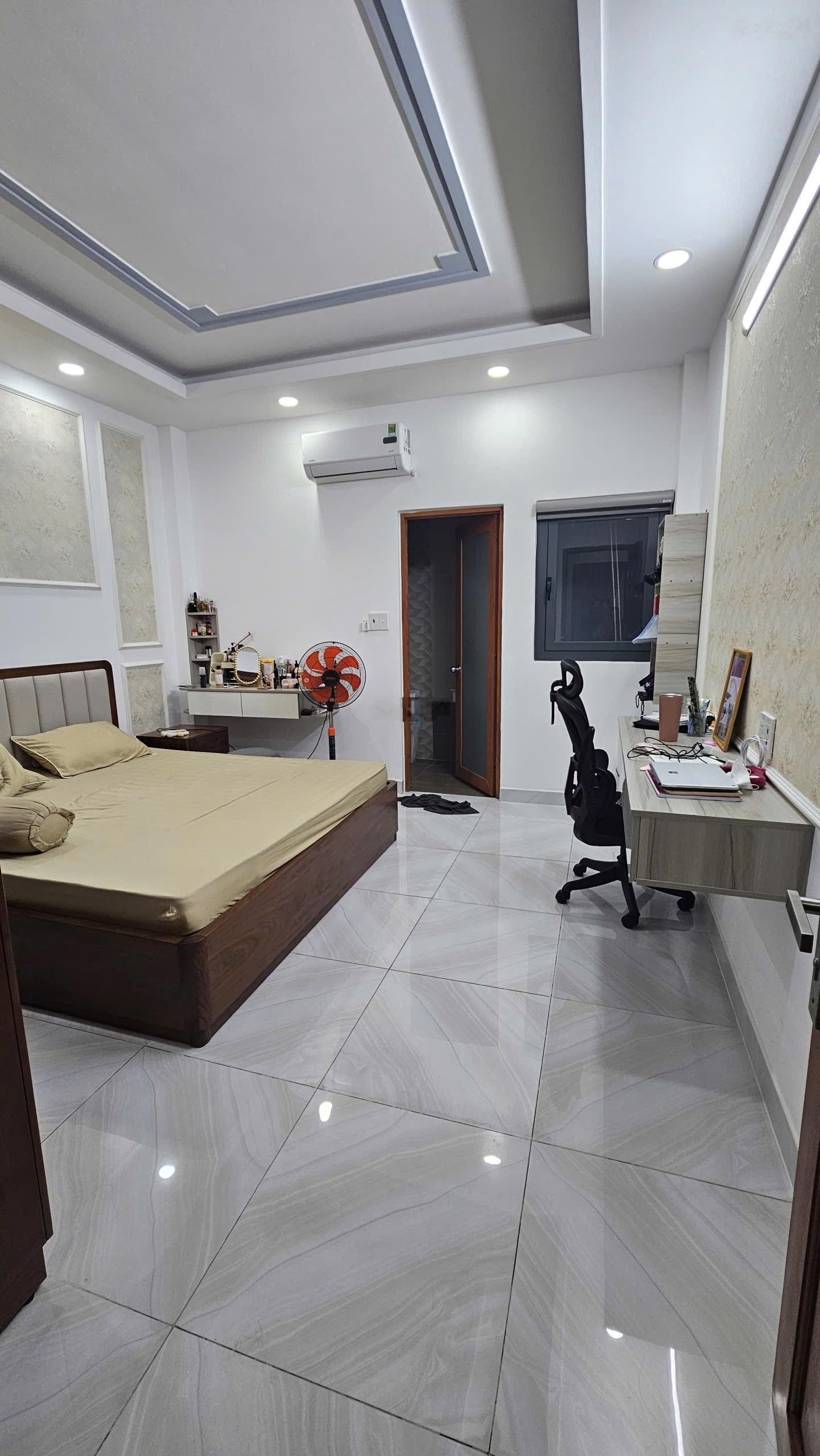 Bán nhà riêng 1/ Lê Văn Quới, có sân đậu oto Chính chủ không qua môi giới