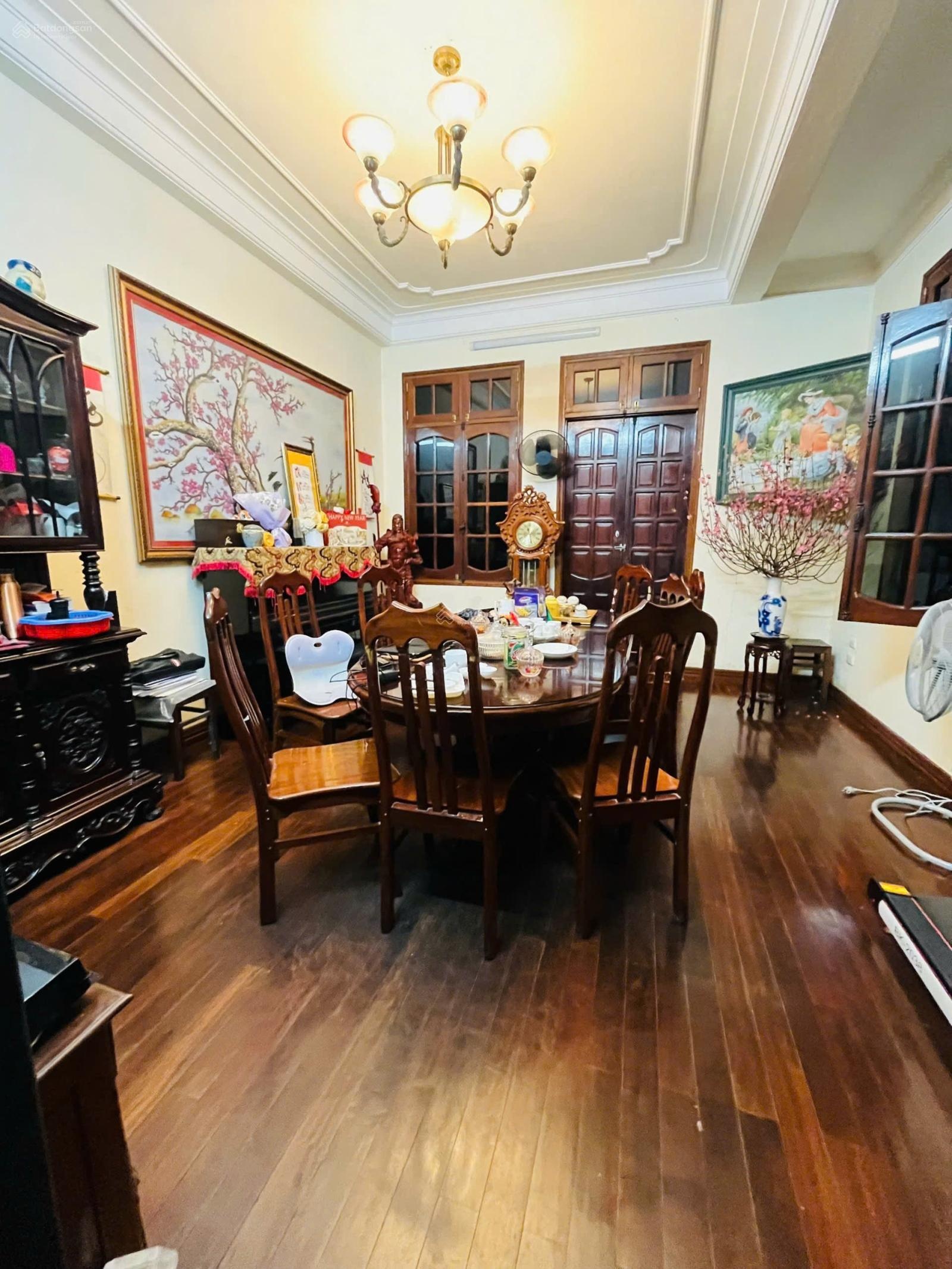 "Gà đẻ trứng vàng" giữa lòng Bách - Kinh - Xây - lô góc 3 mặt thoáng - kinh doanh bất chấp ngày đêm