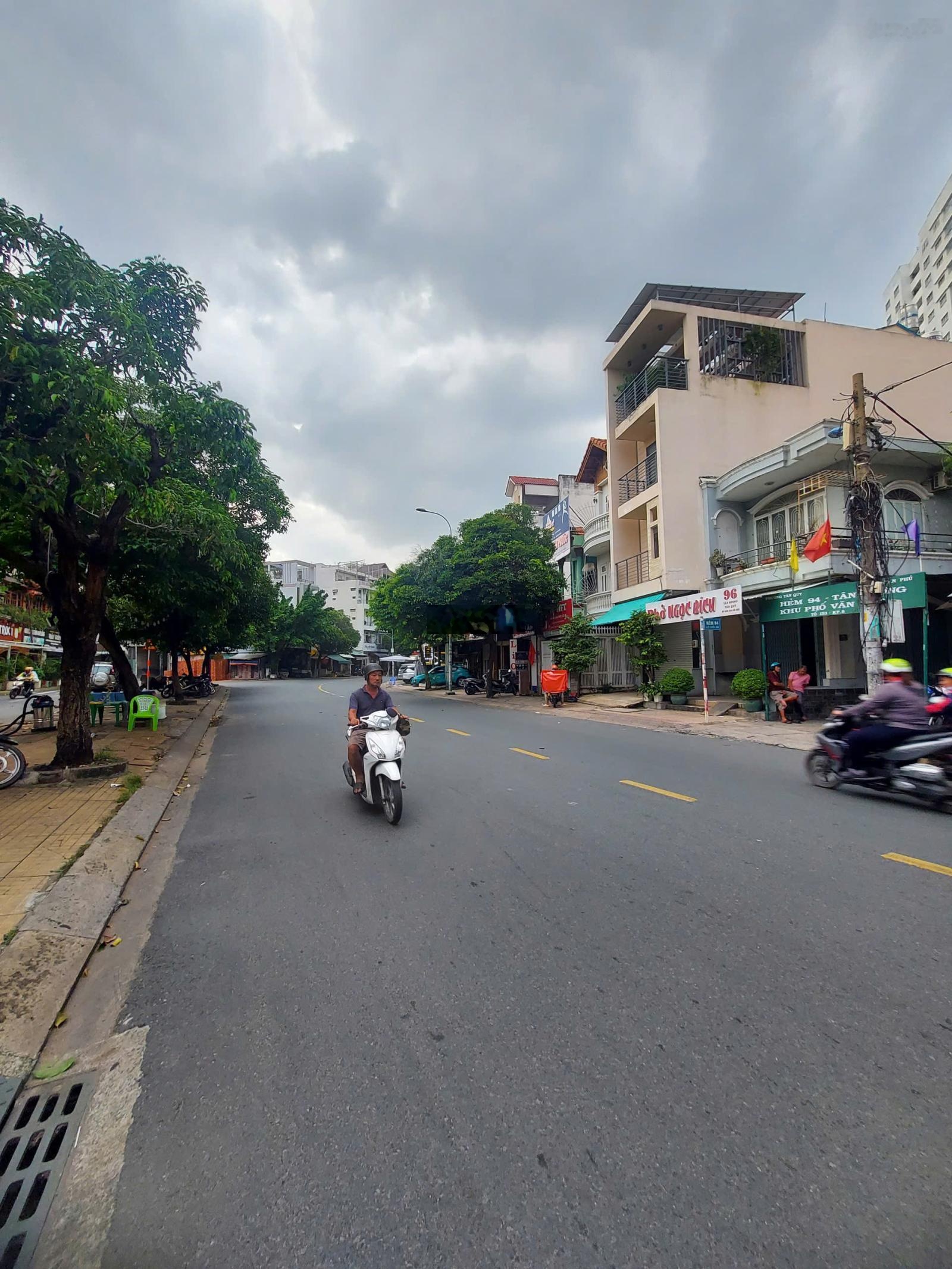 Cực hiếm - nhà diện tích khủng - khu vực mặt tiền đường tân hương.