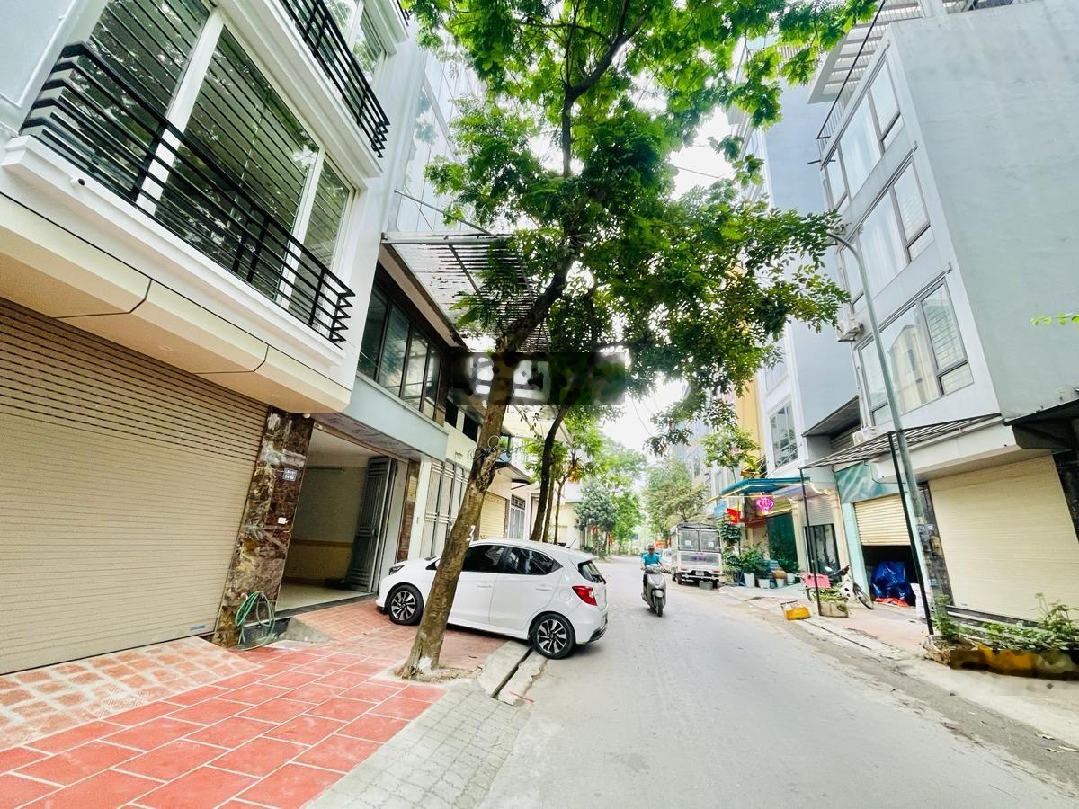 Siêu phẩm 7 tầng khu đô thị Kiến Hưng. Full nội thất 9 phòng cho thuê. Sẵn dòng tiền. DT 55m*MT 4m