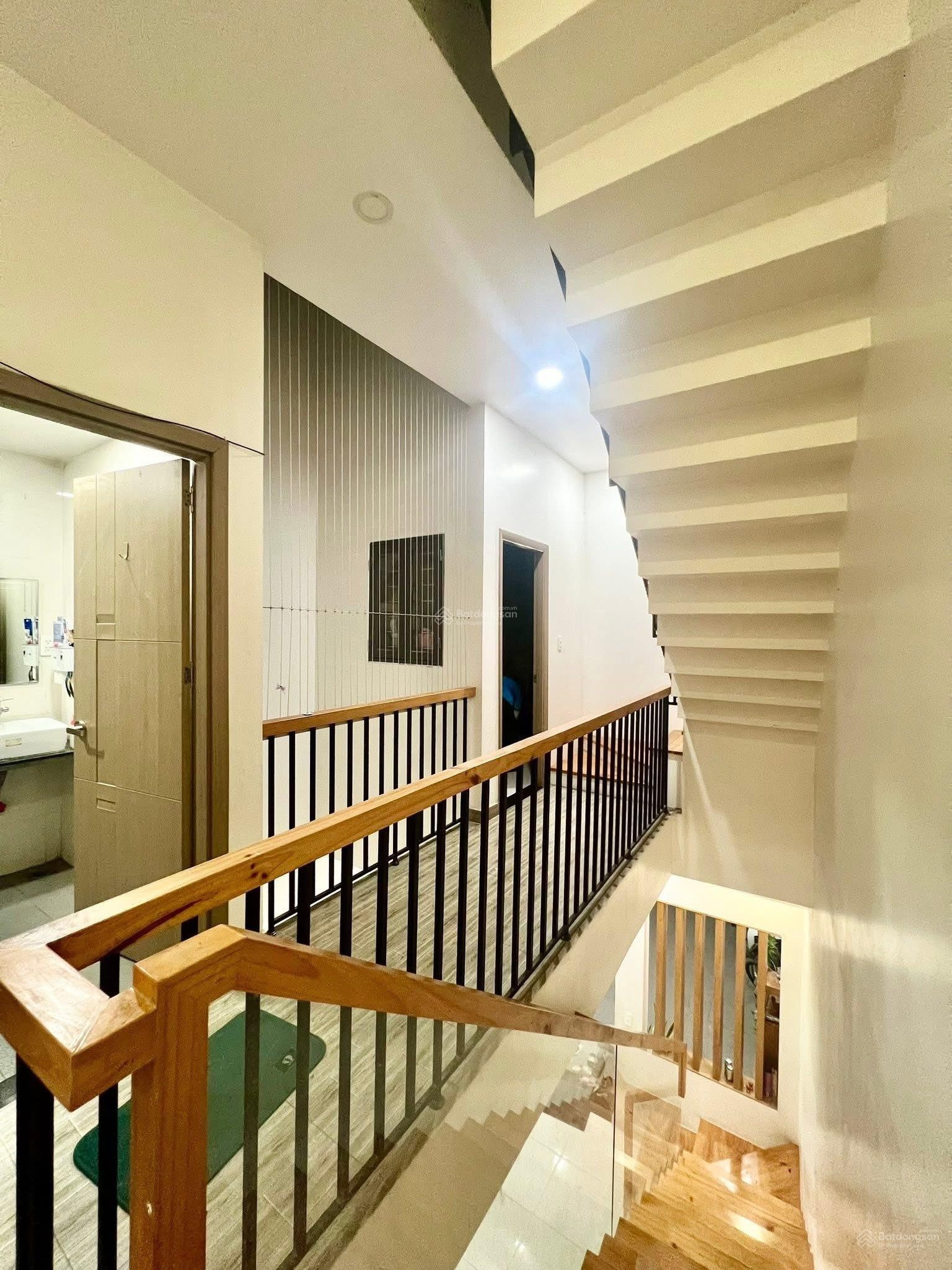[3Tỷ6] Nhà sẵn HĐ thuê 19 triệu/tháng, HXH 5m, cách QL 1A 2km, thông Ngã Tư Ga, 128m2, SHR