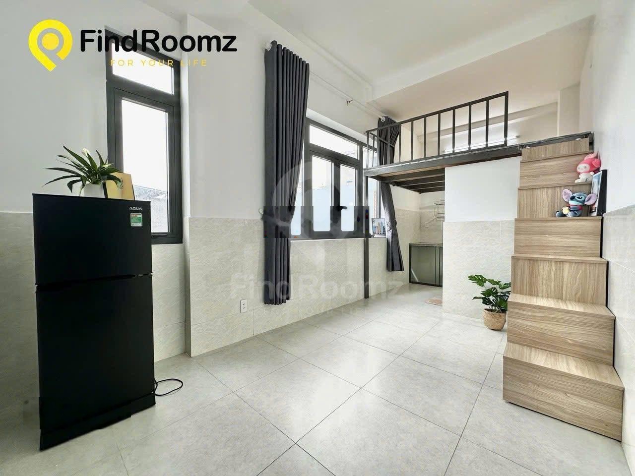 Duplex cửa sổ thoáng mát - ngay Thoại Ngọc Hầu - Đại Học Văn Hiến