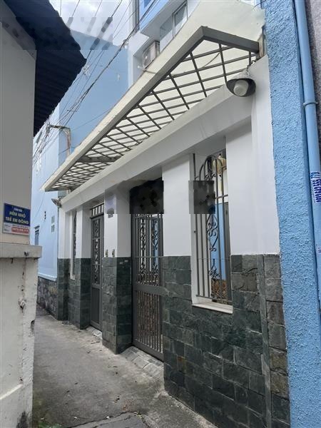Chỉ 6,3tỷ có nhà 3 tầng đẹp 80m2, chiều ngang gần 7m, ngay Phan Văn Trị - Thống Nhất - Quang Trung