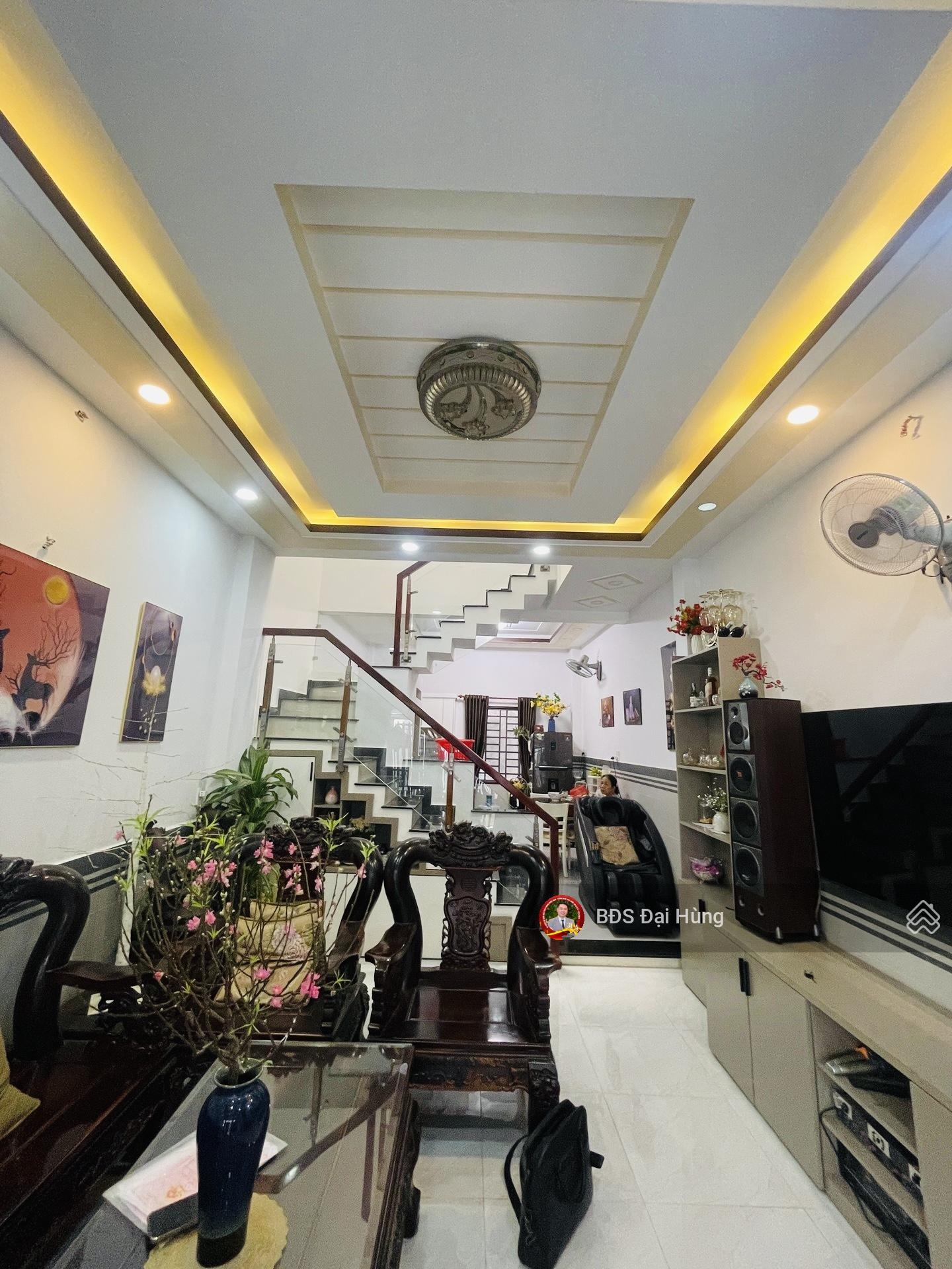 Bán nhà quang trung ngay emart 2 - 4,1 x 12 - vuông vức - vài bước ra mt - nhỉnh 5 đồng