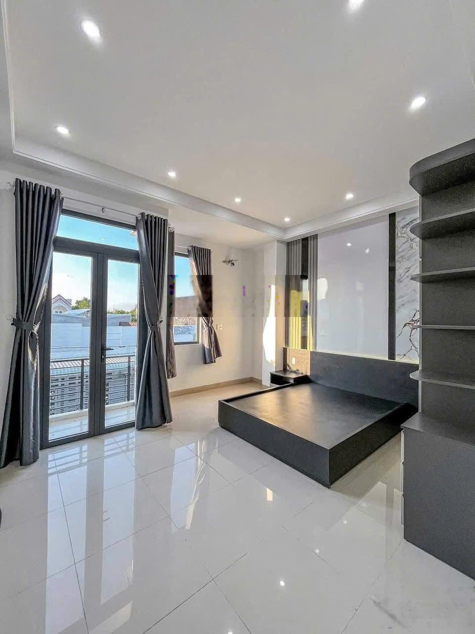Cần bán căn ngay Nguyễn Thái Sơn, Gò Vấp. Giá: 3 tỷ 030tr// 65,3m2. Sổ hồng riêng. LH 0984555724
