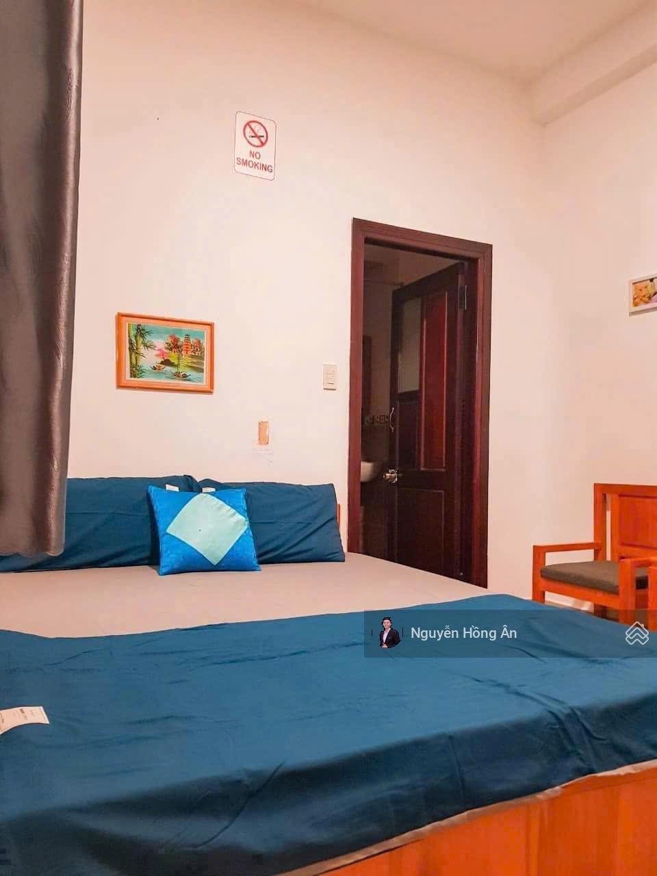 Bán khách sạn 20 phòng ngay biển Trần Phú, 6 tầng, đường 12m, full nội thất, tiện ích đầy đủ, 25ty