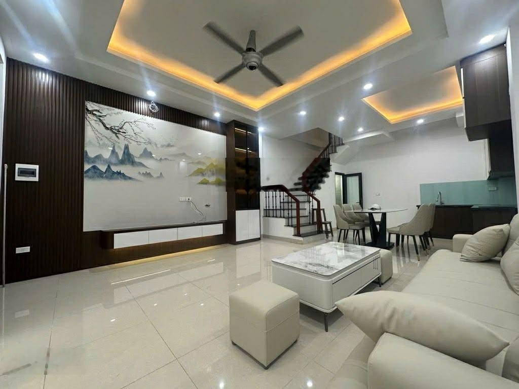 Bán nhà 48mx 5 tầng lô góc mới xây cách 35m ra mặt phố dương văn bé - hai bà trưng sát time