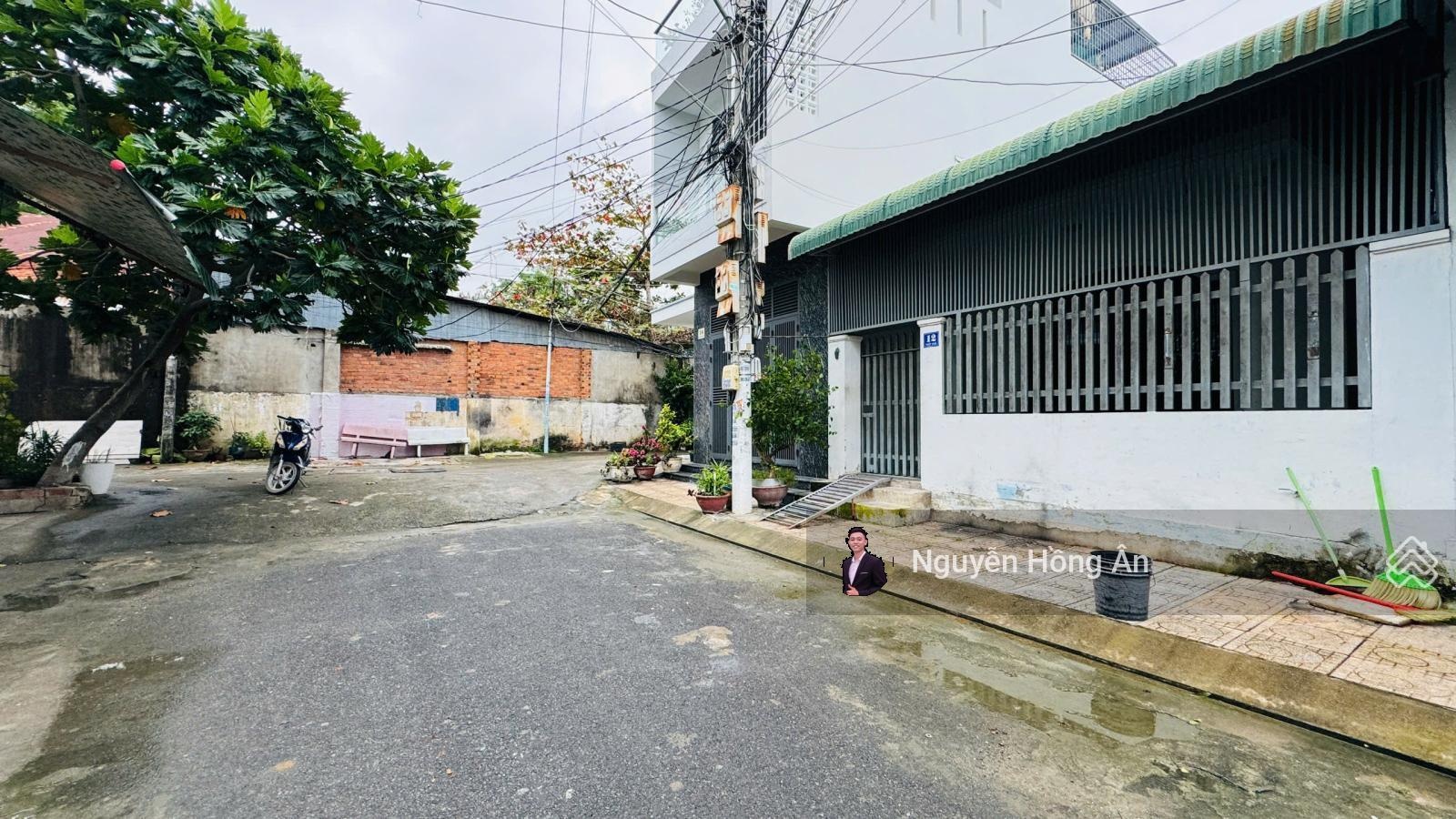 Bán đất tặng nhà gần biển, gần bệnh viện Vinmec Nha Trang, DT 66m2, tiện ích đầy đủ, giá 5,8 tỷ
