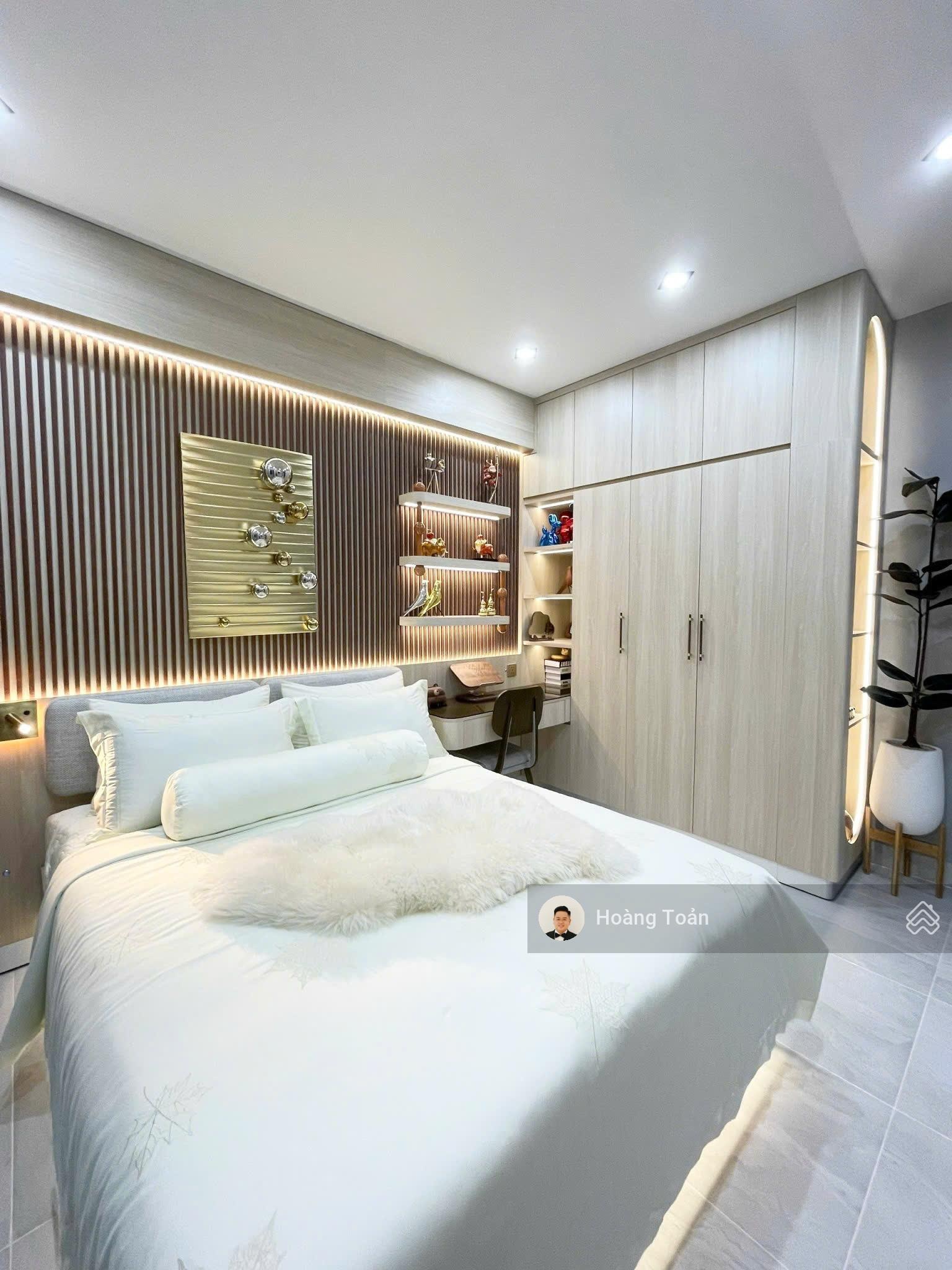 Cần cho thuê gấp Happy Valley PMH Q7 nhà đẹp, 100m2 giá 22tr 135m2 giá 32tr lh; 0947800033 em toản