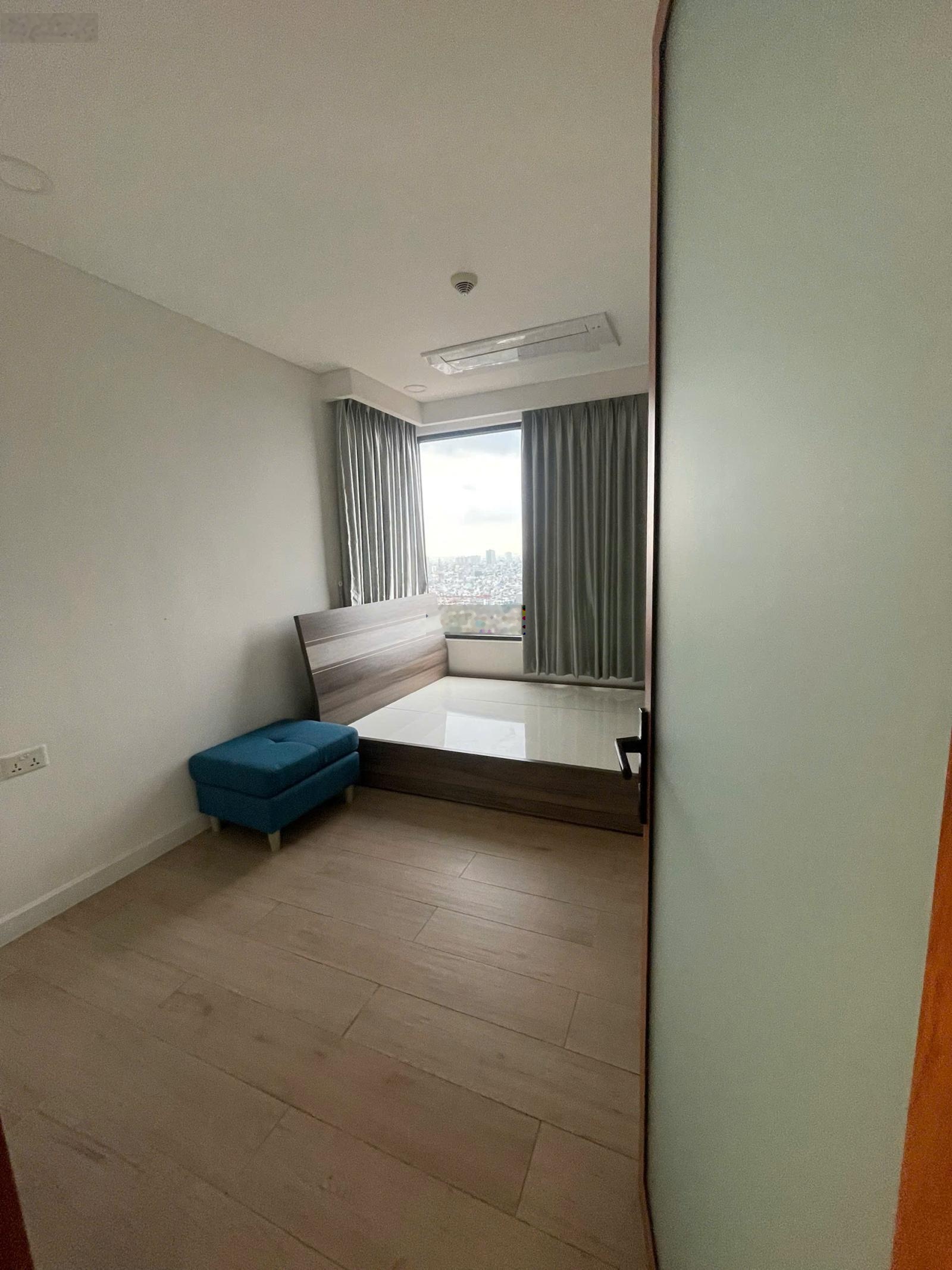 Cho thuê căn hộ Tại Kingdom 101 2PN +2WC FULL nội thất đẹp, LH: 0915194022
