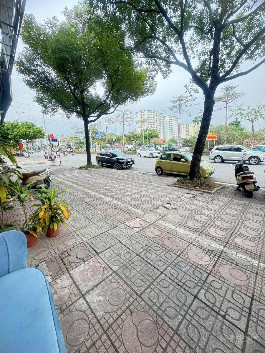 Nhà mặt phố, giá kịch sàn, bán đất tặng nhà 2 tầng