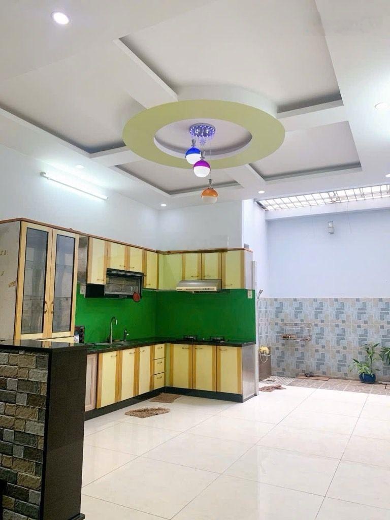 Bán nhà Phạm Văn Bạch, 4.4x18m, 4 tầng chỉ hơn 8 tỷ, hẻm xe tải thông, kế chợ, sân bay, ga metro