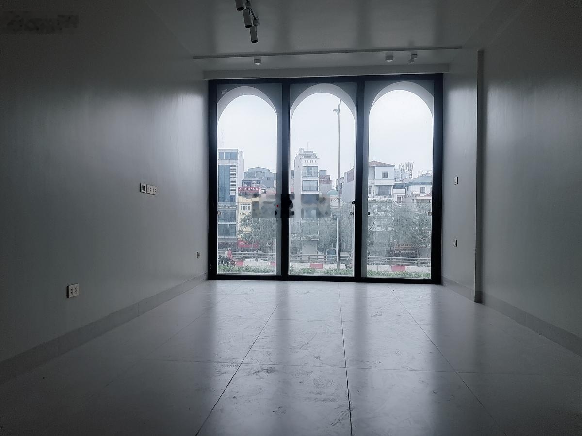 Bán toà văn phòng mặt đường bưởi xây mới - 9 tầng - hoàn thiện 100% - sát phố đào tấn - 31 tỷ tl
