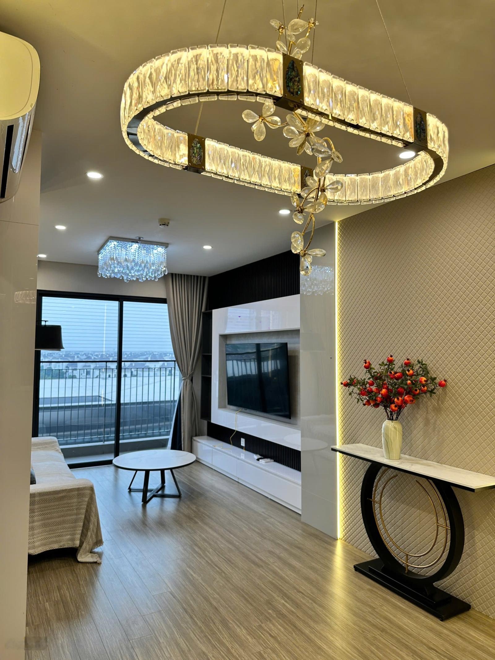 Căn hiếm 2pn2wc p4 rộng 70m2, 2 ban công dài, view biệt thự - full đồ xịn