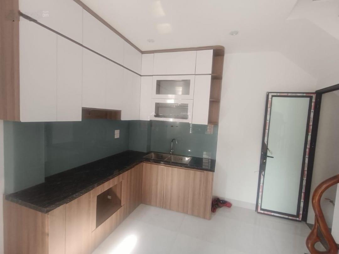 Mới .siêu rẻ chỉ hơn 6tỷ - nhà mới koong - quận nam từ liêm hà nội - 30m -5tầng 3ngủ đủ công năng