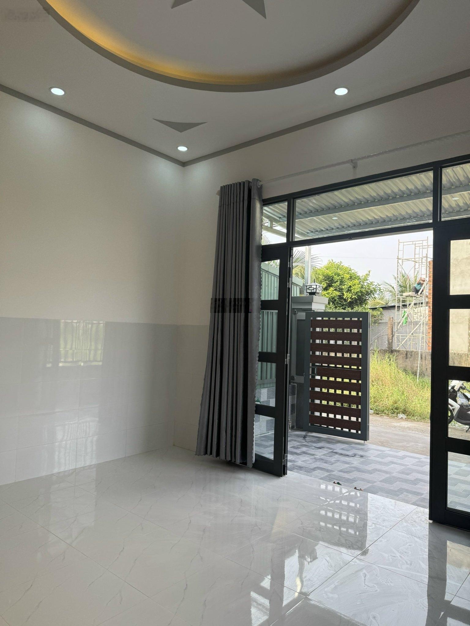 Bán nhà mới Phú Tân Bến Tre 5x18 2PN đường xe hơi giá 1.15 tr