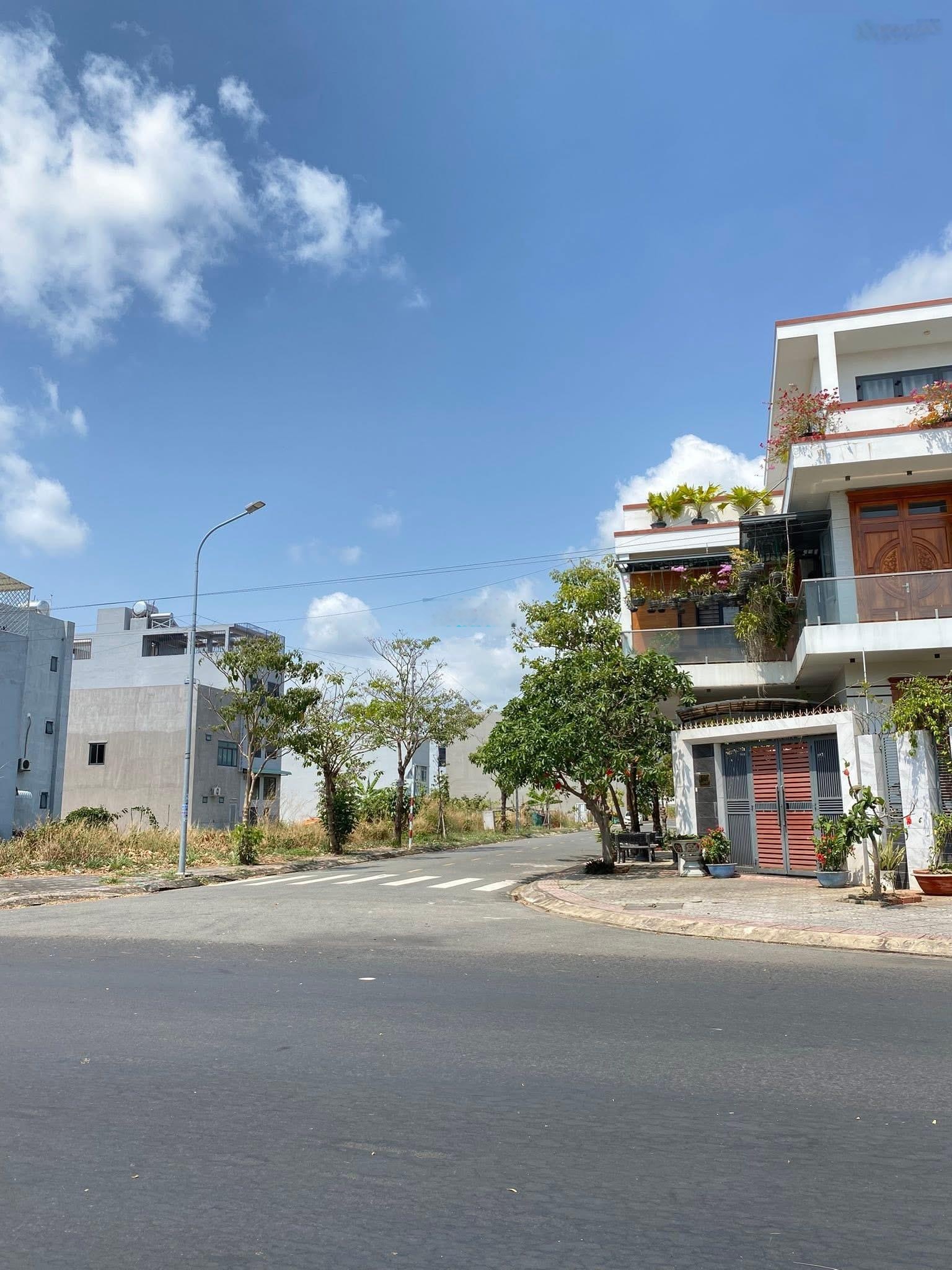 Bán đất Bà Rịa giá rẻ mặt tiền đường Hồ Tùng Mậu Khu Dân Cư Hưng Việt 126m2 sổ hồng riêng Chính chủ