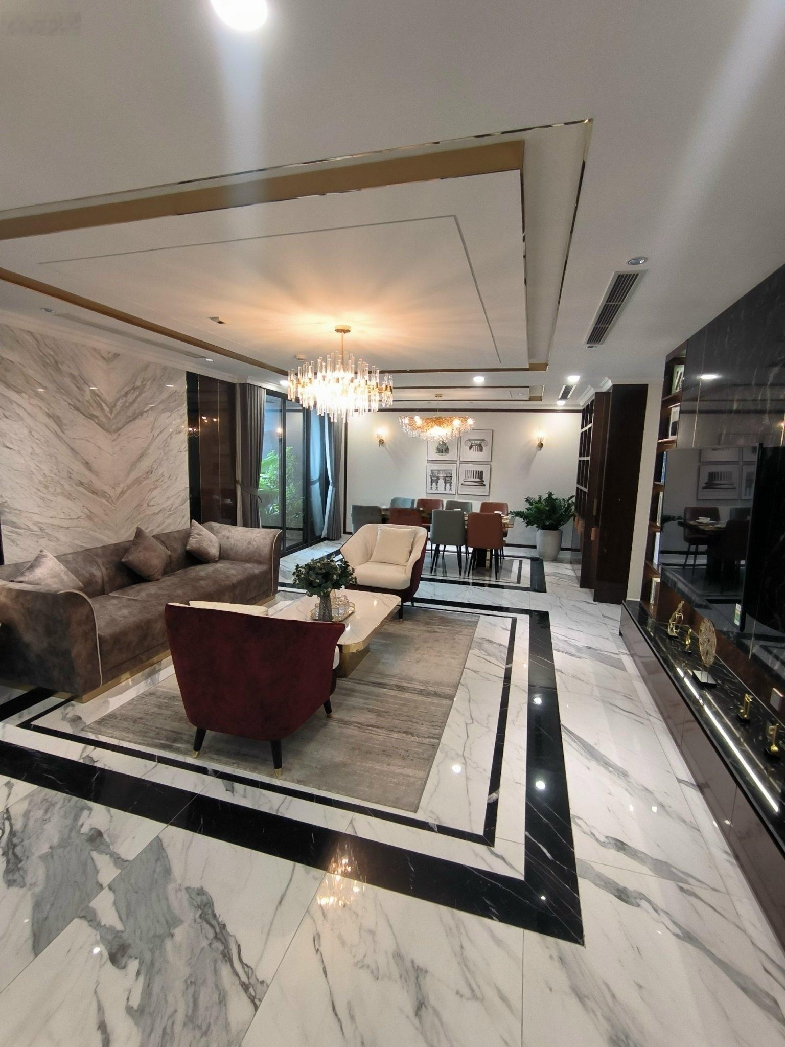Chính chủ nhờ cho thuê CHCC Green Diamond 93 Láng Hạ, Đống Đa, 150m2 3PN, đủ đồ, giá 28tr