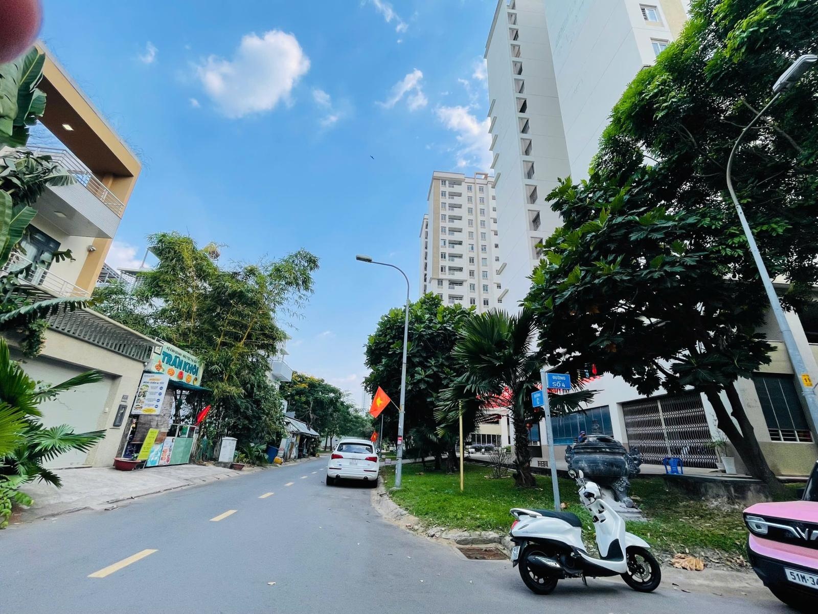 Bán đất 100m2 16 tỷ ngay Lương Đình Của, Q2. Cách TTHC HCM 800m. Xây hầm 4 tầng. Đối diện CV