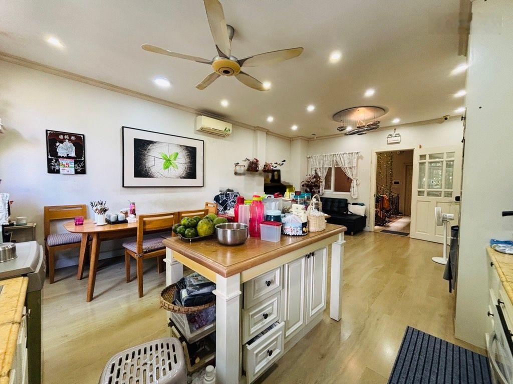 Bán nhà 5 tầng mặt tiền đường Trần Thị Nghỉ Phường 7 Quận Gò Vấp, DT 100m(5*20 ) Giá 27ty