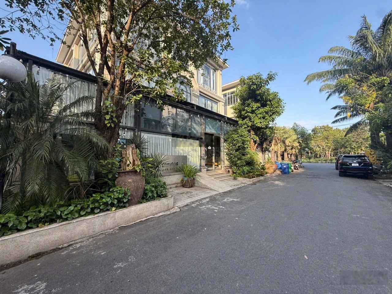 Siêu hot! Cần bán - biệt thự đơn lập Mỹ Hào PMH 305m2 giá cực chất