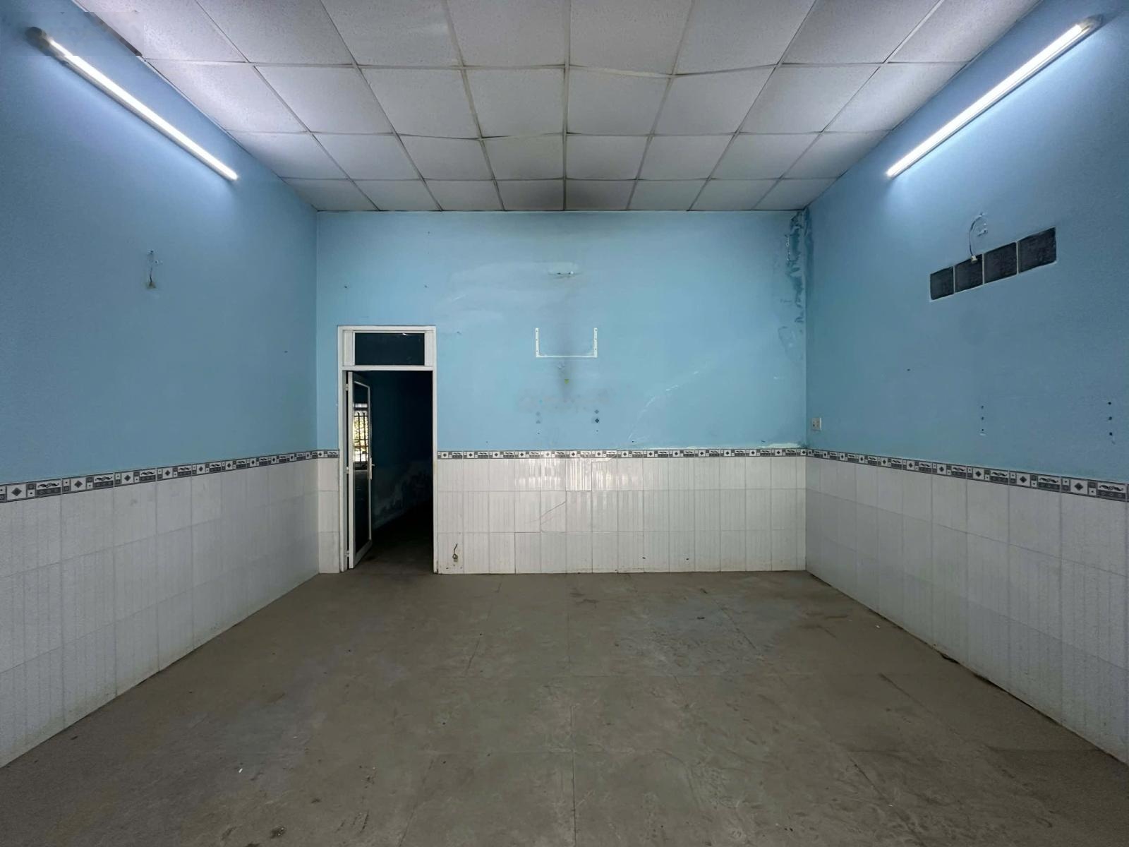 Phát mãi tài sản nhà cấp 4 - 101m2 - đường thông xe ô tô - chỉ 46tr/m2