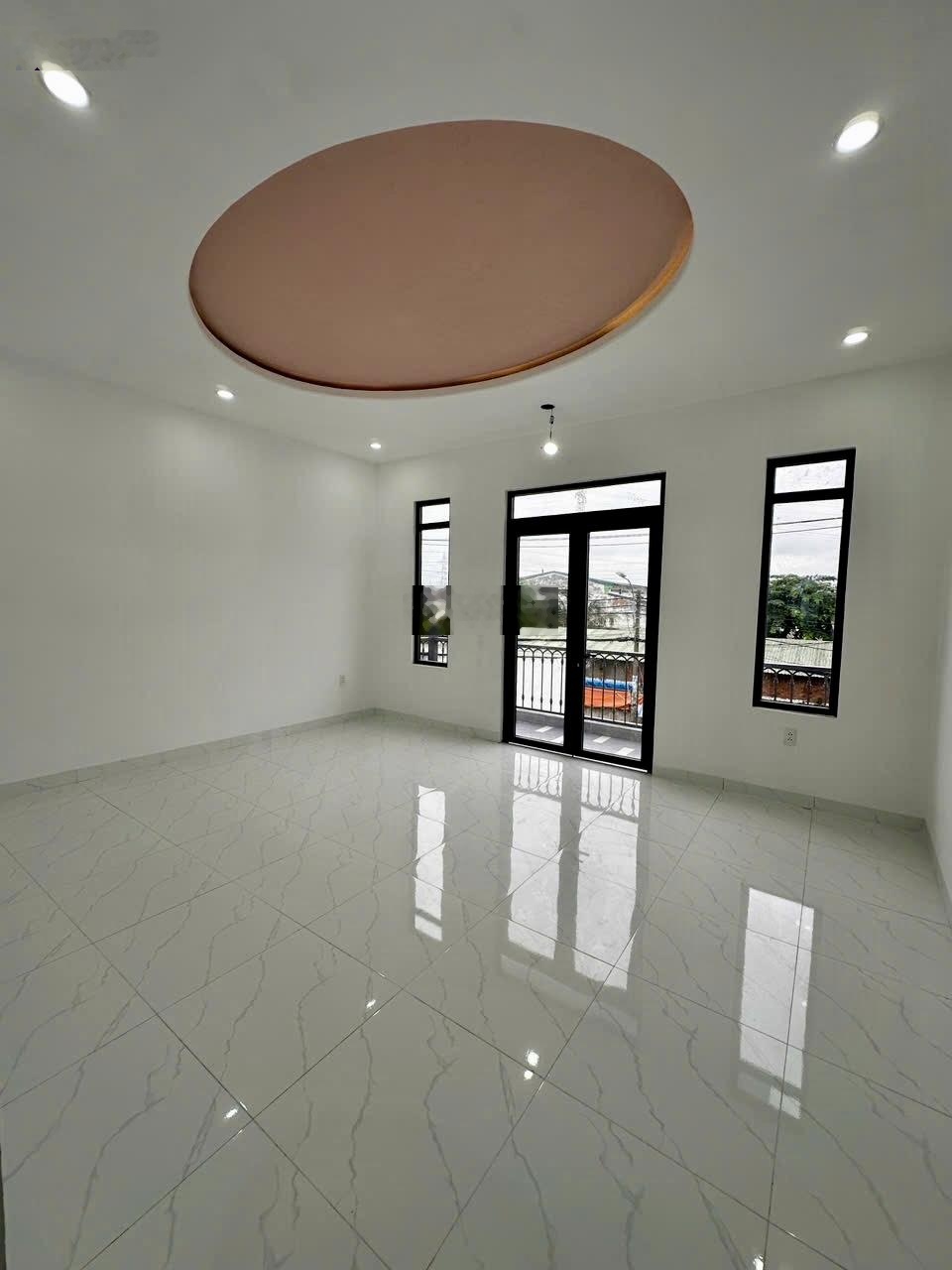 Nhà MT P. BTĐ B mới xây 25tr/tháng, thích hợp làm văn phòng