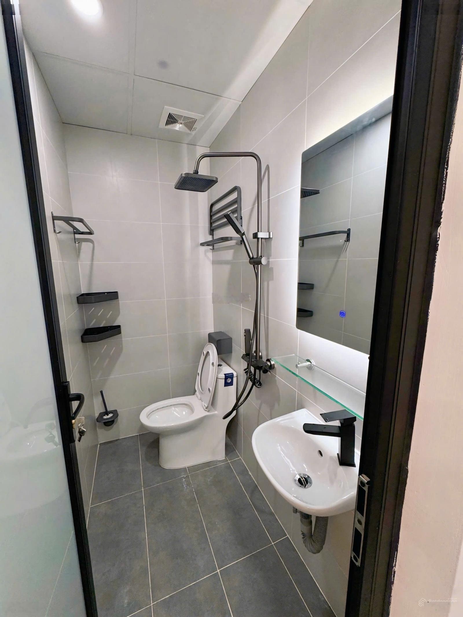 Tòa CCMN Nguyễn Ngọc Vũ, 101m2*16P, lô góc 2 thoáng, 20m ô tô cứu hỏa đồ, ngõ ô tô KD, PCCC