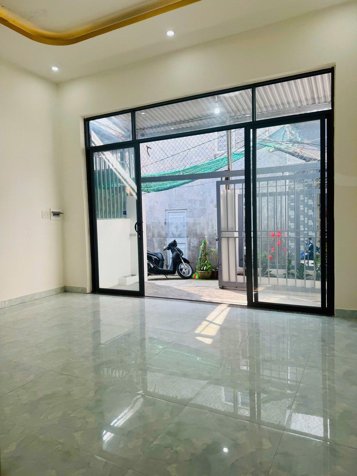 Bán nhà cấp 4, 2 mặt tiền trước sau hẻm thông Lê Hồng Phong & Thích Quảng Đức - P. Nam Nha Trang