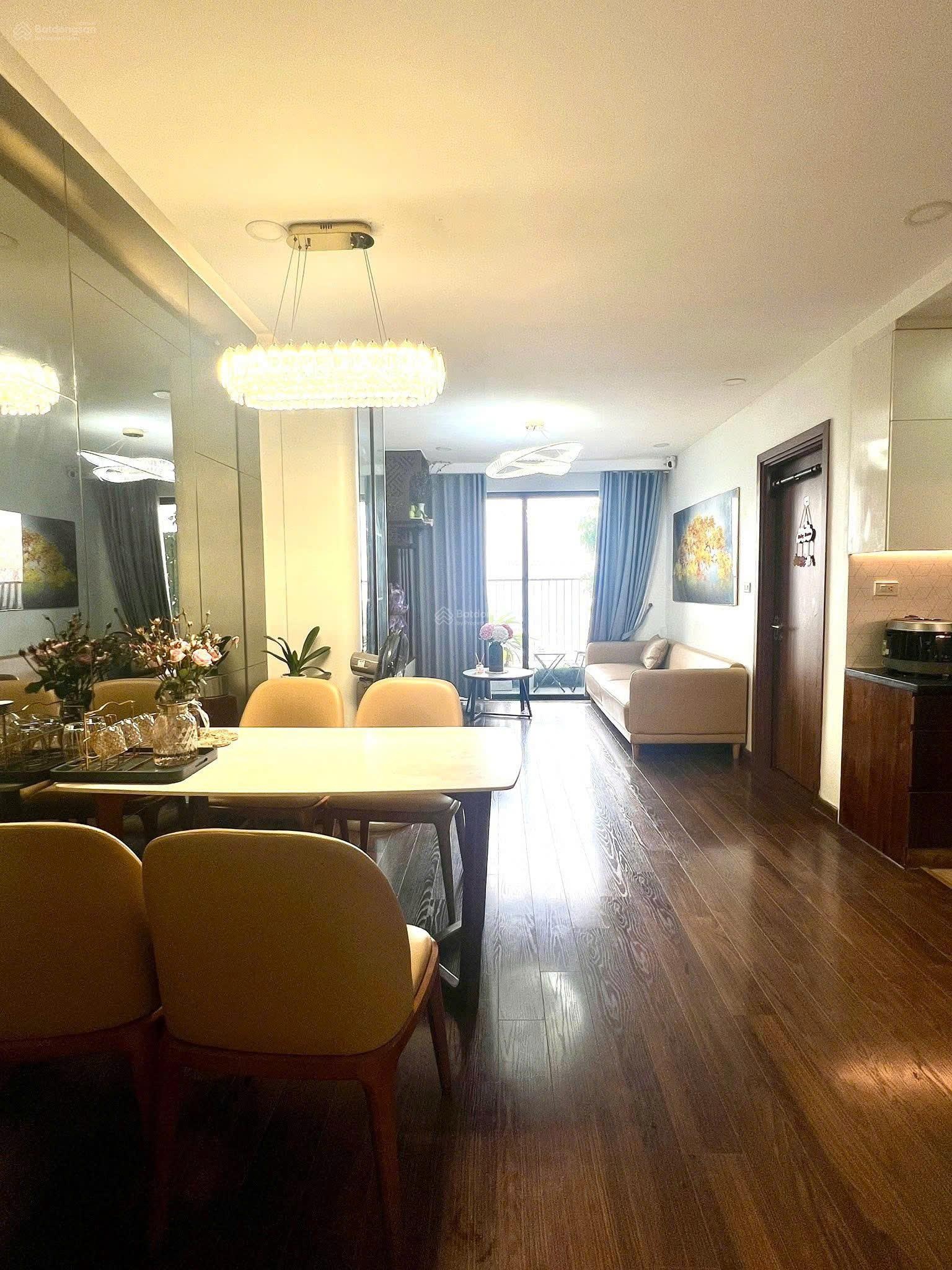 Chính chủ cần cho thuê Roman Plaza 2 ngủ full đồ mới giá 13tr/tháng vào luôn. Lh sdt 0888.066,098