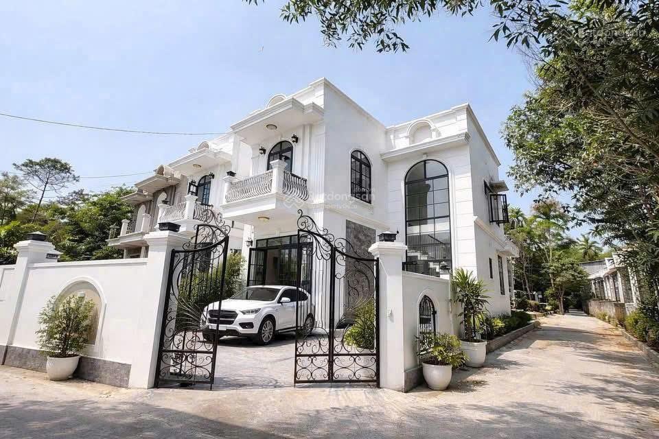 Nhà 2 tầng 2 mặt tiền tân cổ điển full nội thất sổ hoàn công giá 3,09 tỷ ( thương lượng )