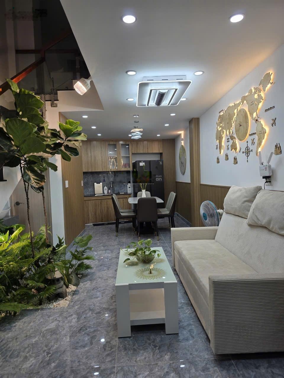 Nhà đẹp 5 tấm nội thất cao cấp hẻm xe tải 1/ Đường Bia Truyền Thống, Phường Tân Tạo, Quận Bình Tân