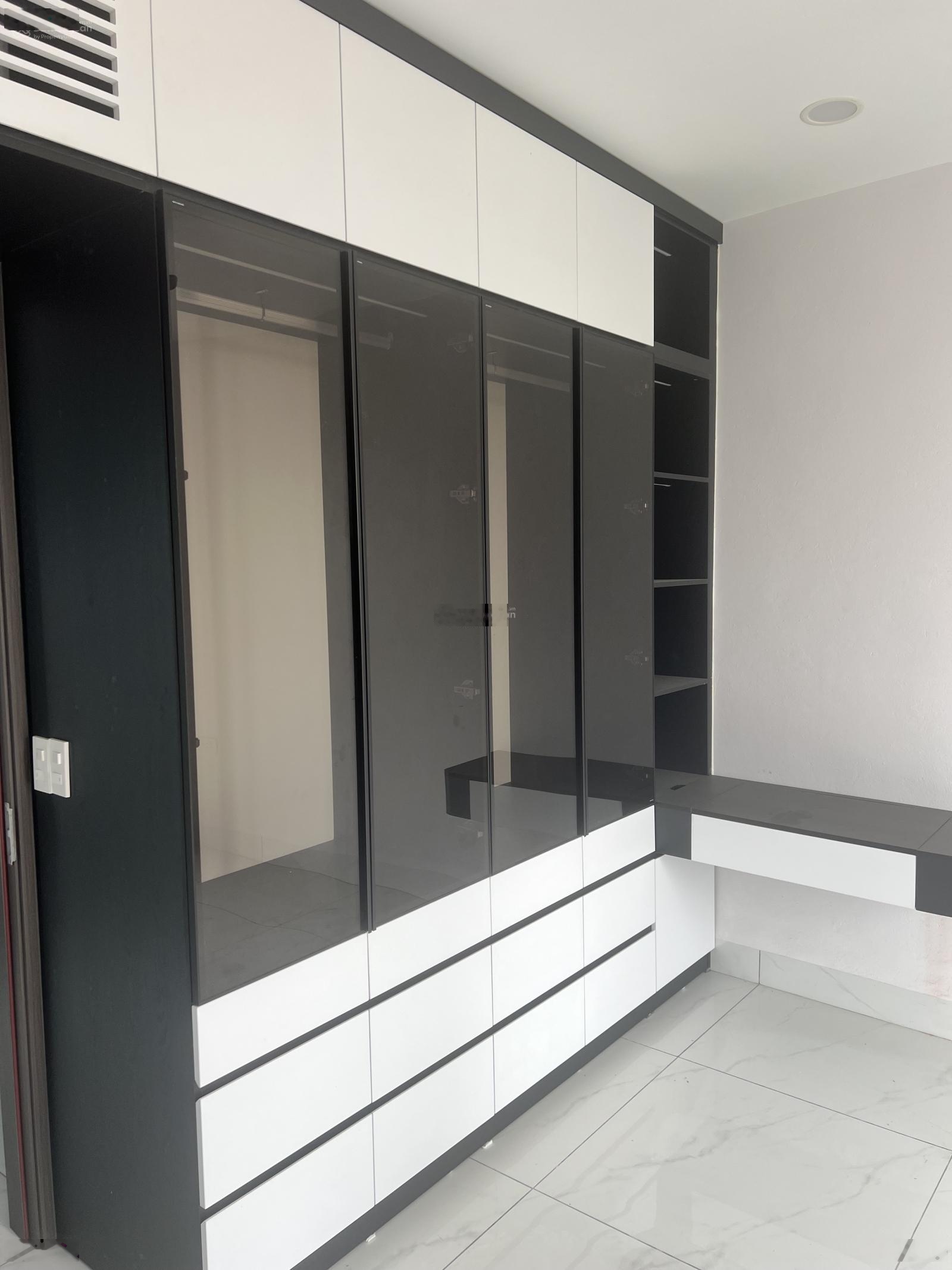 Siêu phẩm số nhà mặt phố Quang trung - Hà Đông * 38m * 5tầng thang máy * 10tỷ ,2 ô tô tránh .