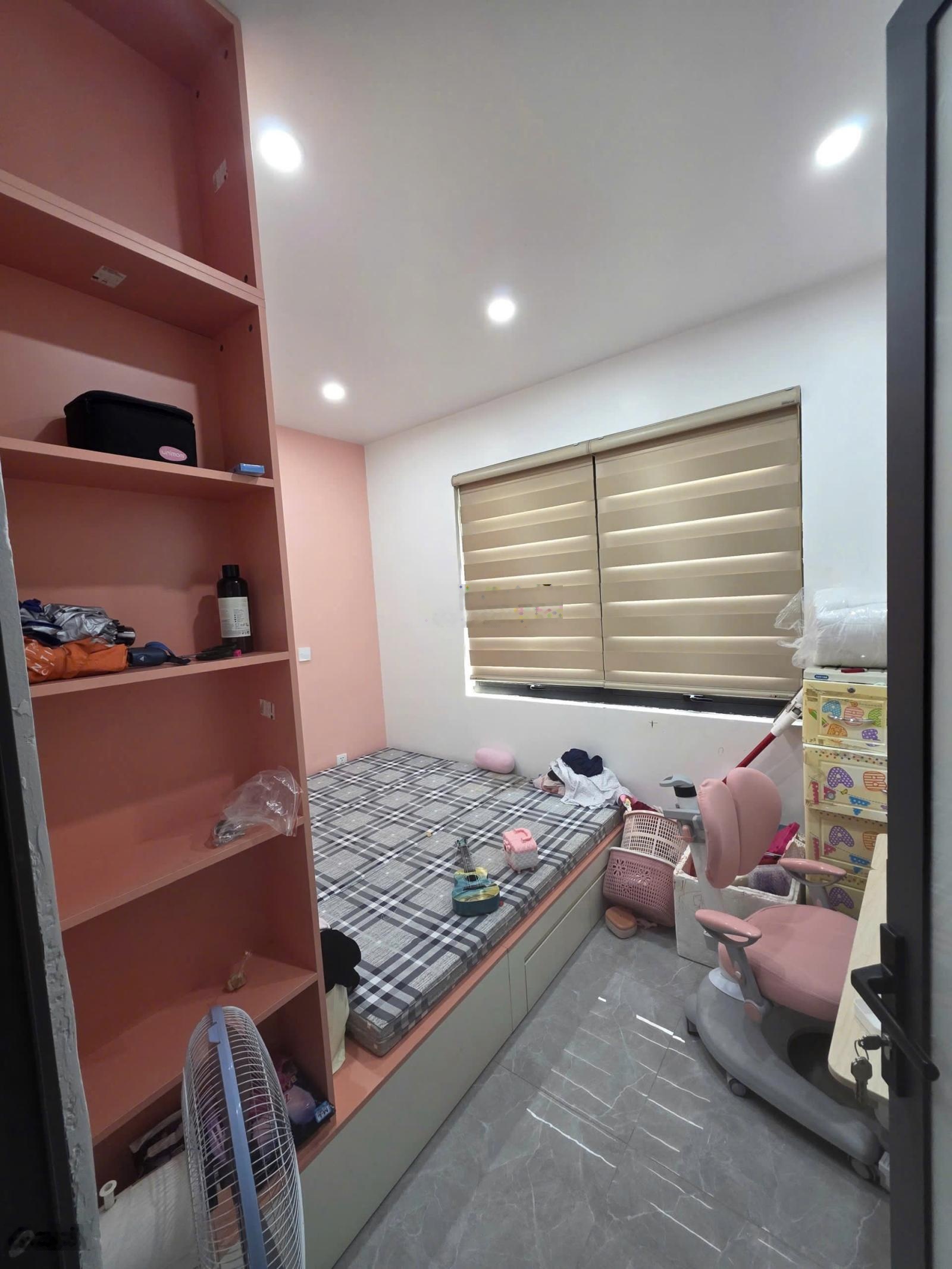 Hoàn thiện 5 tầng có thang máy giá 9,3 tỷ, 56m2, khu cọ xanh oceanpark2
