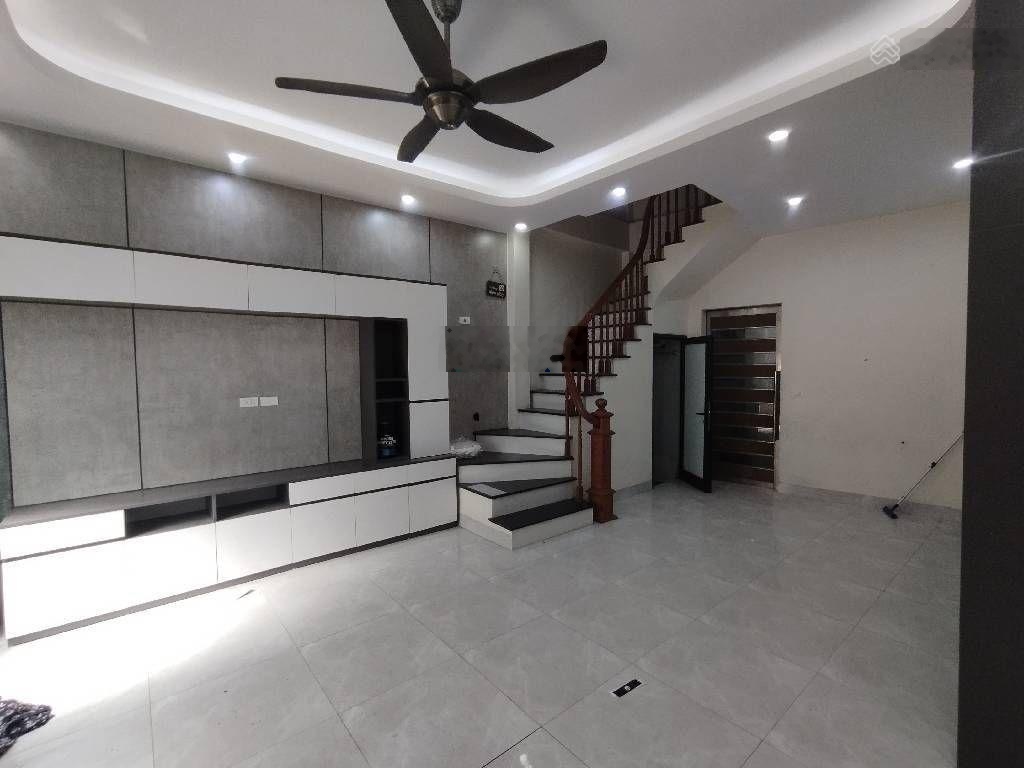 Hiếm Hồ tùng mậu dân xây 35m 5 tầng mt 4,6m giá 7,5 tỷ