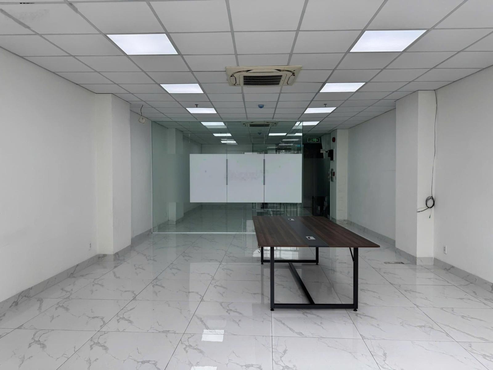 Văn phòng quận 10 cách mạng tháng 8