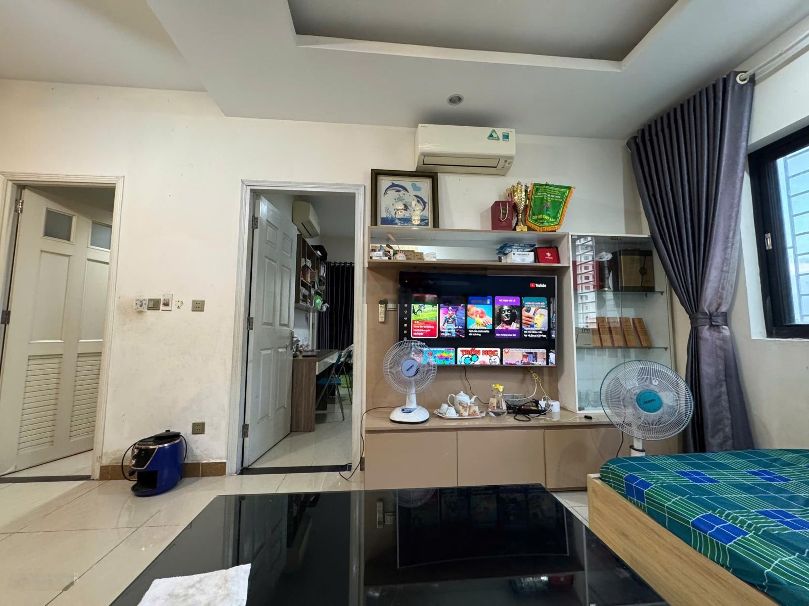 Bán căn hộ Era Town. 67m2, 2PN, 2WC, full nội thất. Giá: 2,75 tỷ bao hết (được trừ lại 2% số)