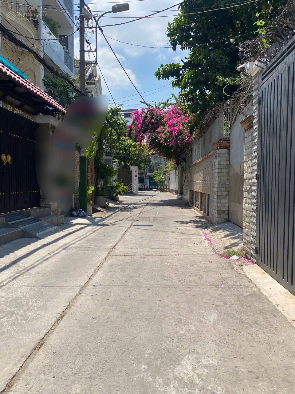 B.án nh.à Lê đại hành quận 11 DT: 4 x 11 Hẻm xe hơi tận cửa thông thoáng, khu dân trí cao dtxd 4