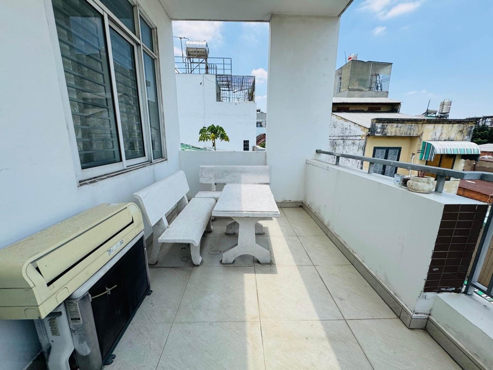 Chủ gấp bán! hẻm xe hơi 1/, nhà đẹp, giá rẻ, 4.2x15, 3 tầng. giá đầu tư